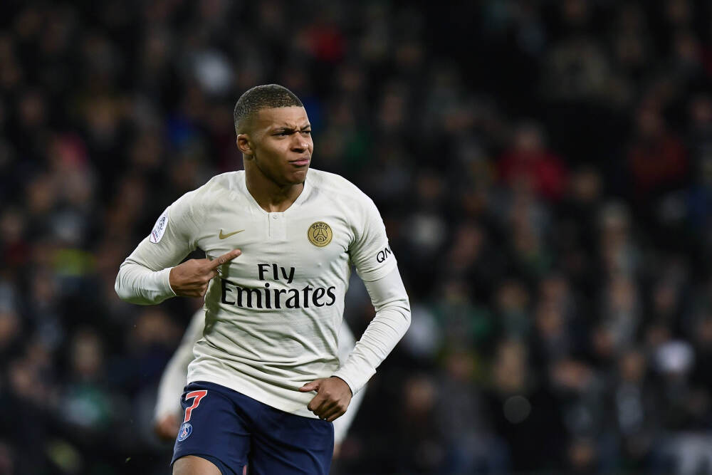 新年开门红！央视《新闻直播间》重磅聚焦山东港口青岛港发展新成果